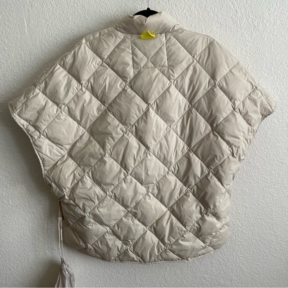 NWOT Mos Mosh Aubrey Diamond Down Poncho in Birch Packable Lightweight Jacket - Picture 14 of 16